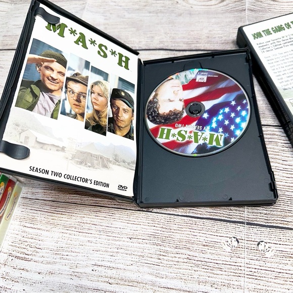 M*A*S*H DVD Collector's Edition Set Seasons 2 and 5 - Picture 4 of 8